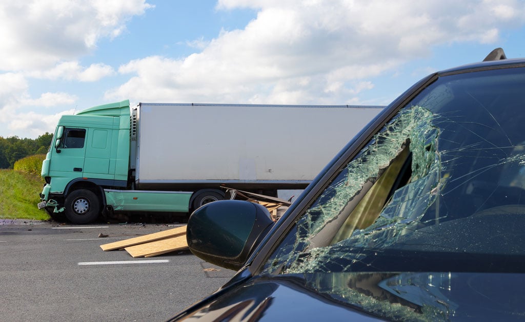 Injuries Caused by Overloaded Trucks & Unsecured Loads in Las Vegas